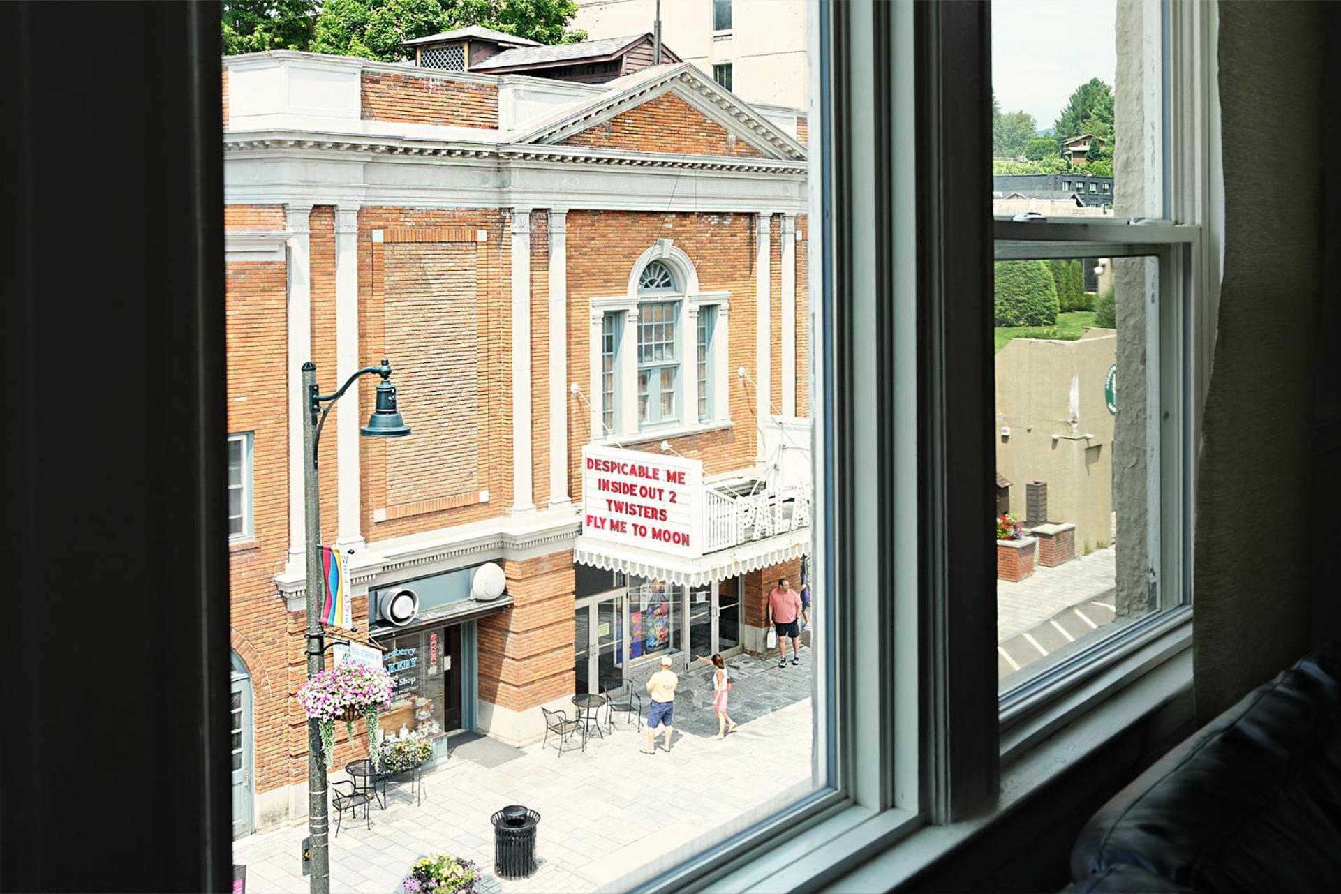The Haus On Mirror Lake Lake Placid Bilik gambar