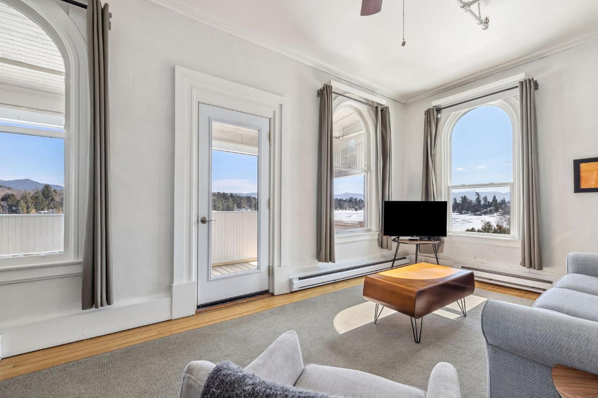 The Haus On Mirror Lake Lake Placid Bilik gambar