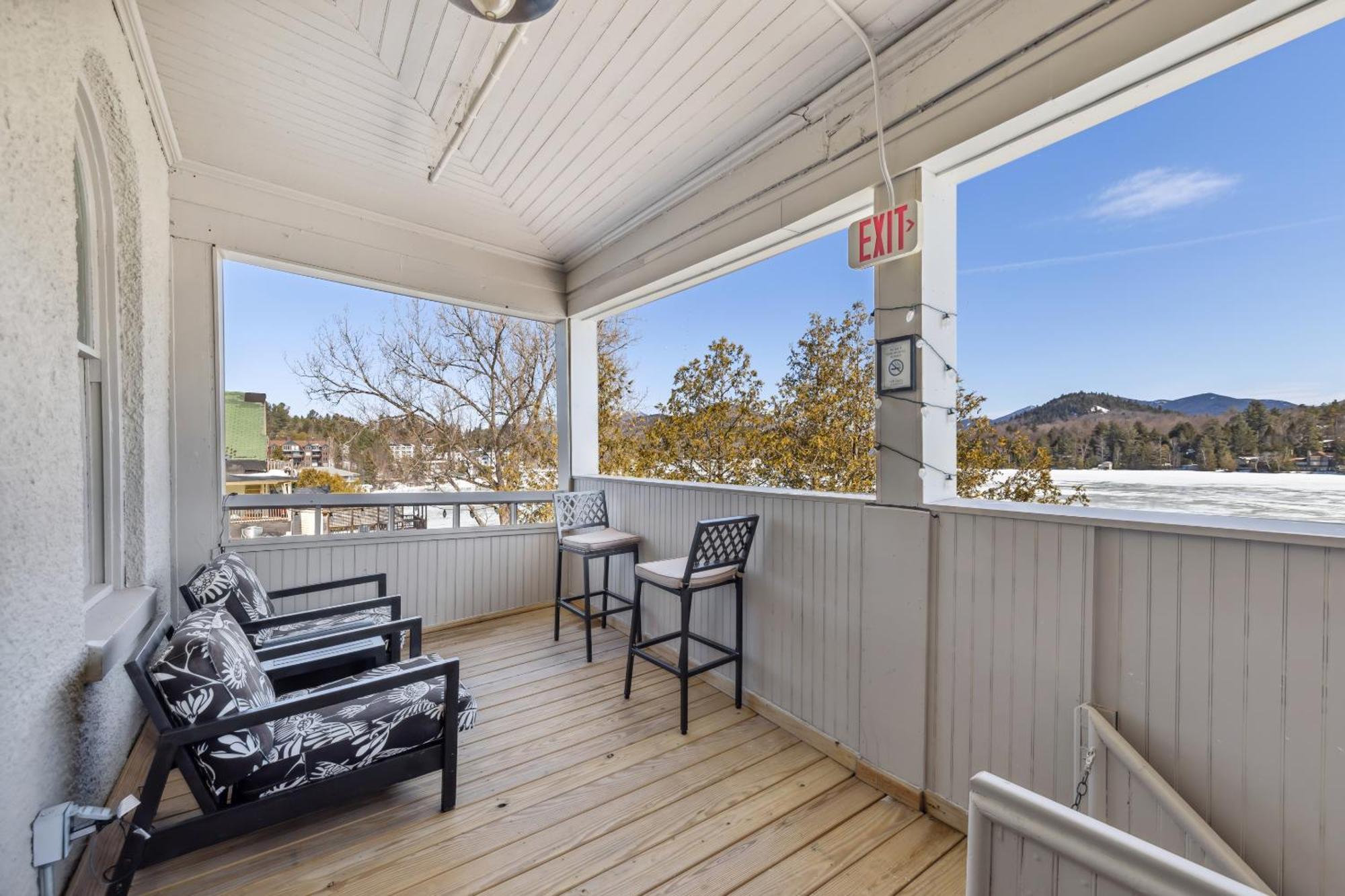 The Haus On Mirror Lake Lake Placid Bilik gambar