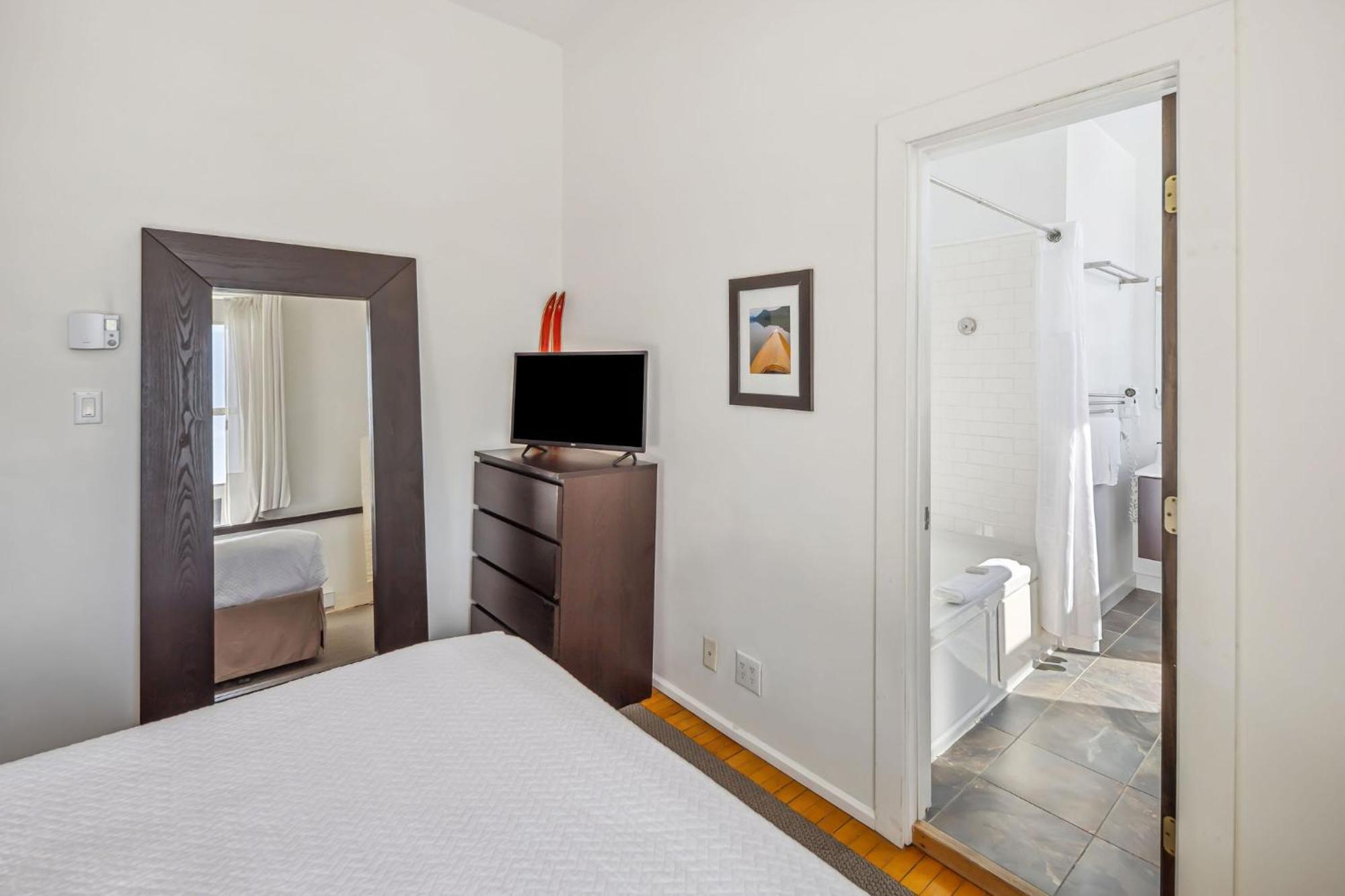 The Haus On Mirror Lake Lake Placid Bilik gambar